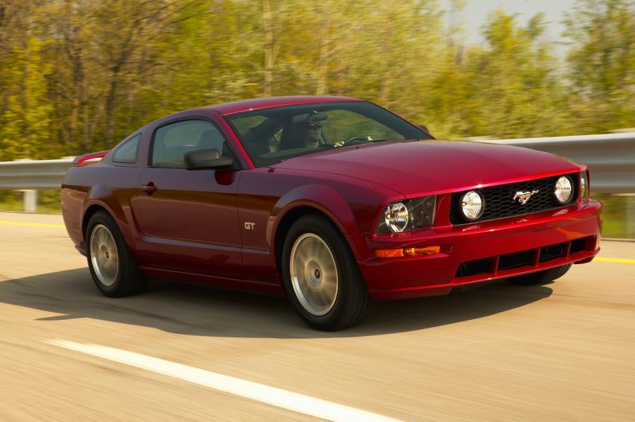  Ford Mustang GT 2005 года  (фото 106 из 209)